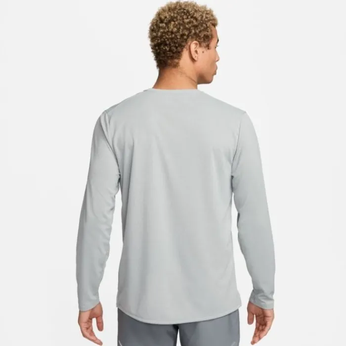 Nike T-shirt Et Manches Longues Running^Dri-FIT UV Miler Long Sleeve Tee Gris