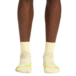 On Chaussettes|Chaussettes Running^Performance Mid Sock Vert